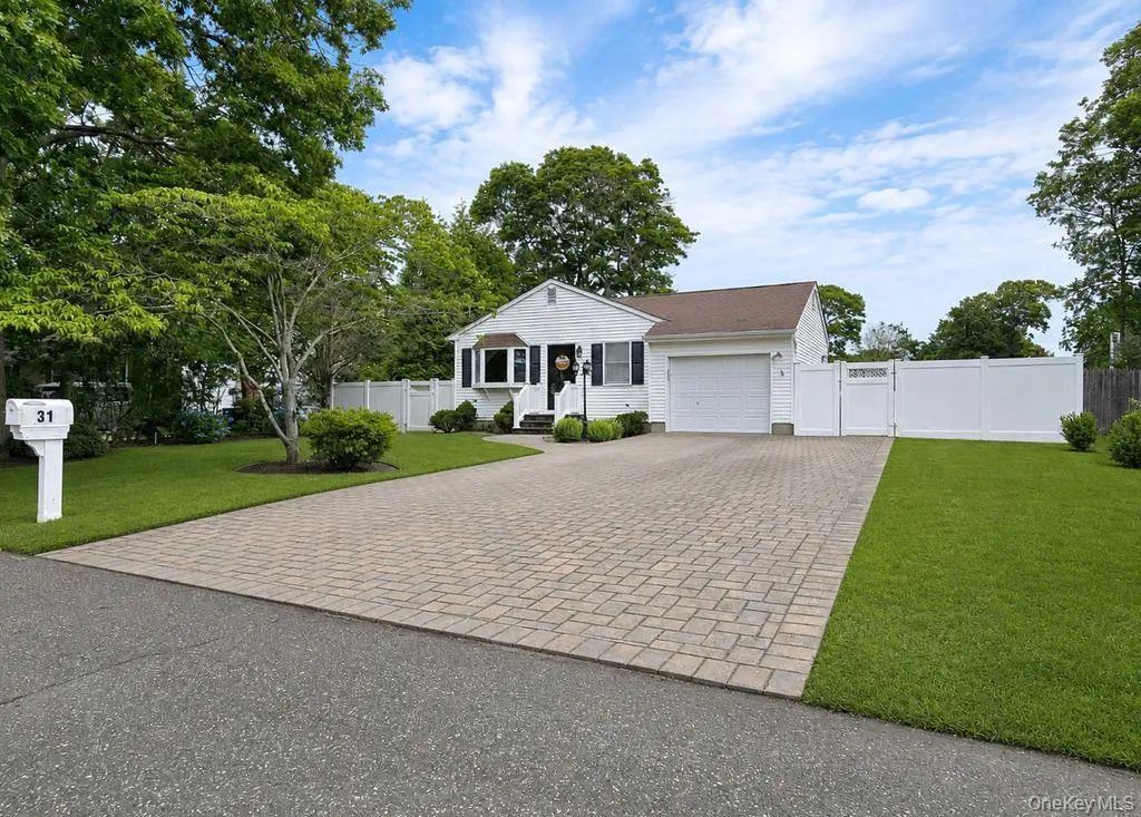 31 Westwood Drive, Shirley