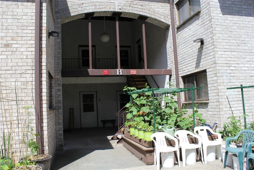 7 Secora Road # H7, Monsey