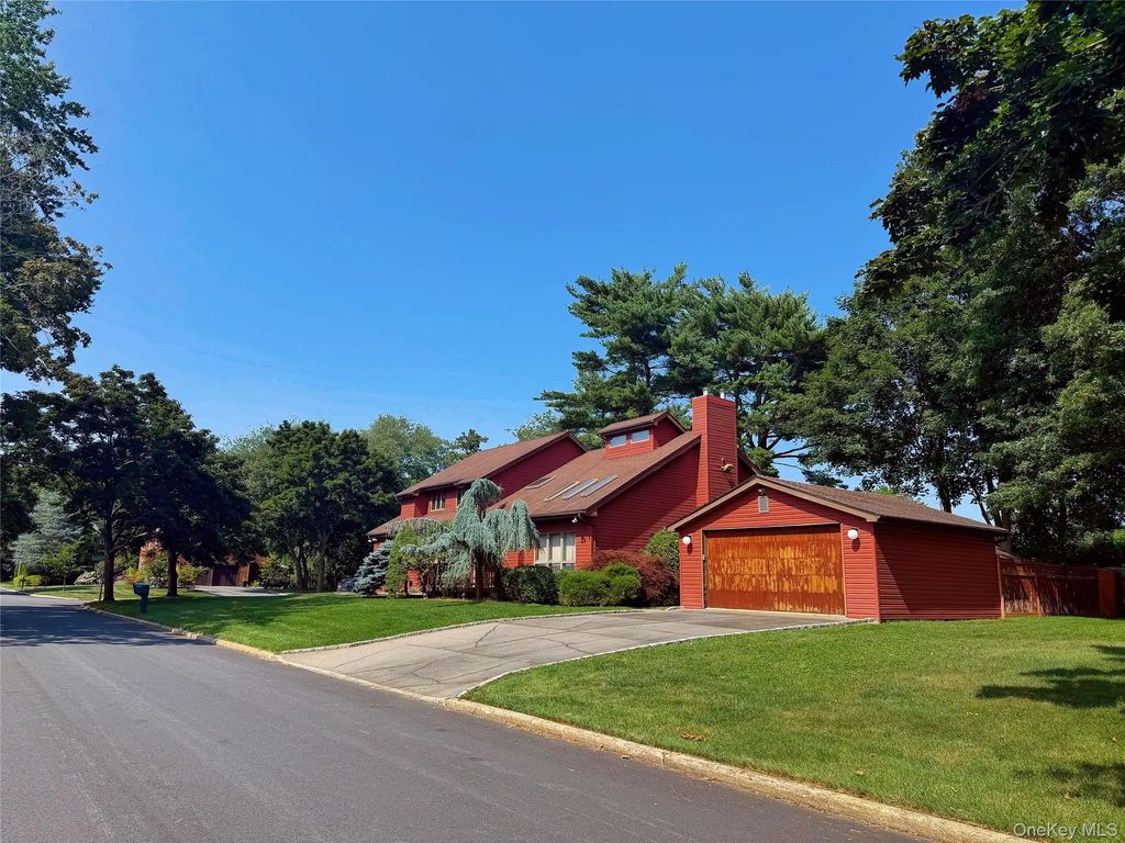 6 Jamor Court, Nesconset
