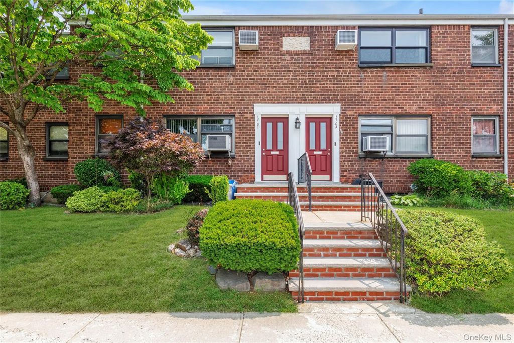 17-01 Utopia Parkway # 1, Whitestone