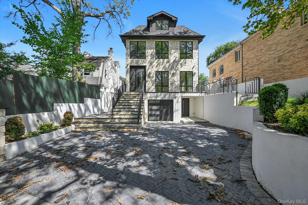 176-12 Kildare Road, Jamaica Estates