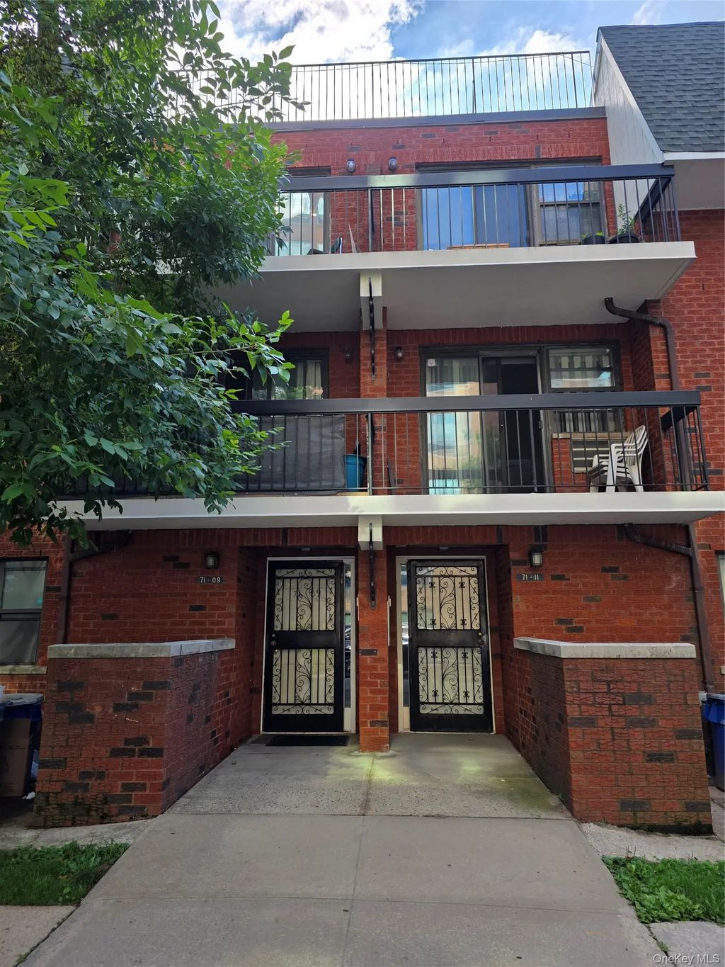 71-09 Park Avenue, Fresh Meadows