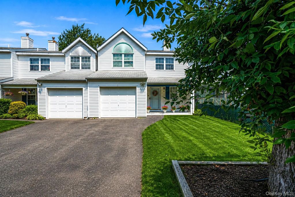 26 Beech Street, Central Islip
