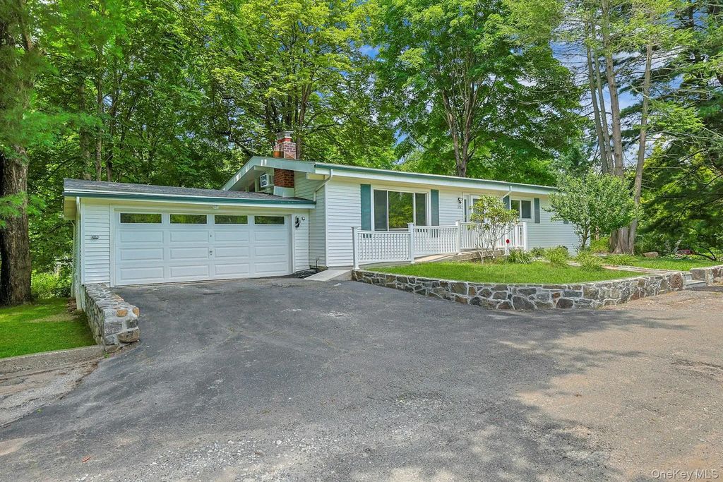 252 Watch Hill Road, Cortlandt Manor