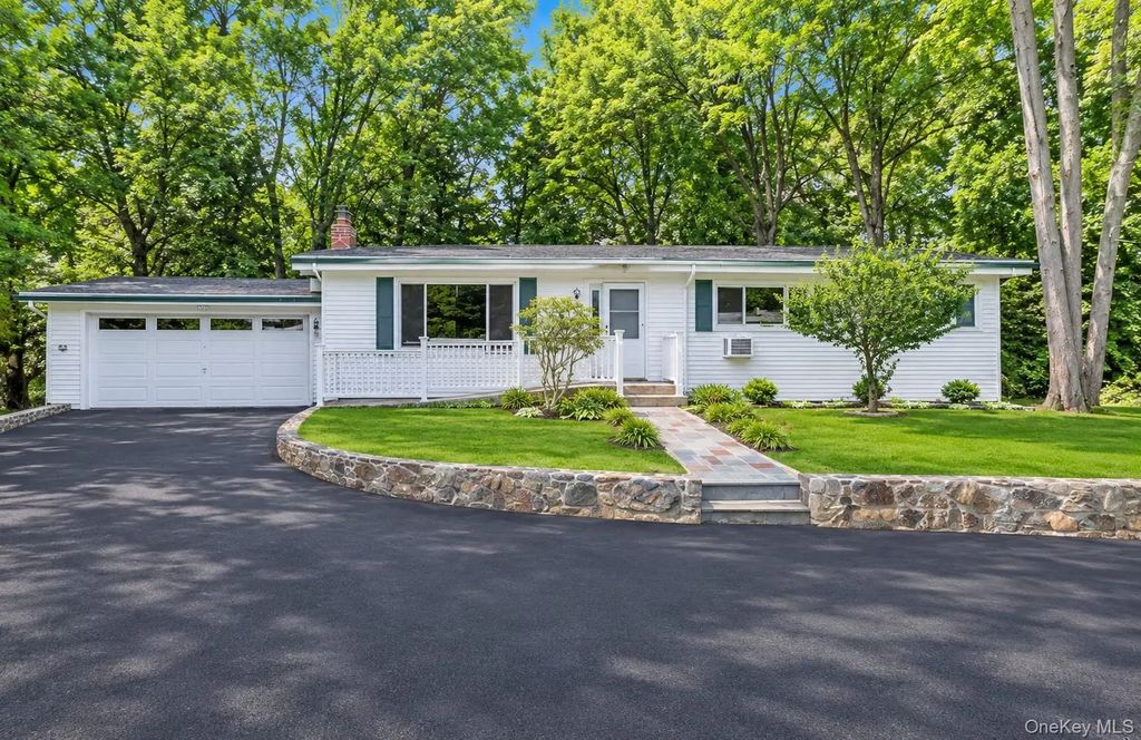 252 Watch Hill Road, Cortlandt Manor