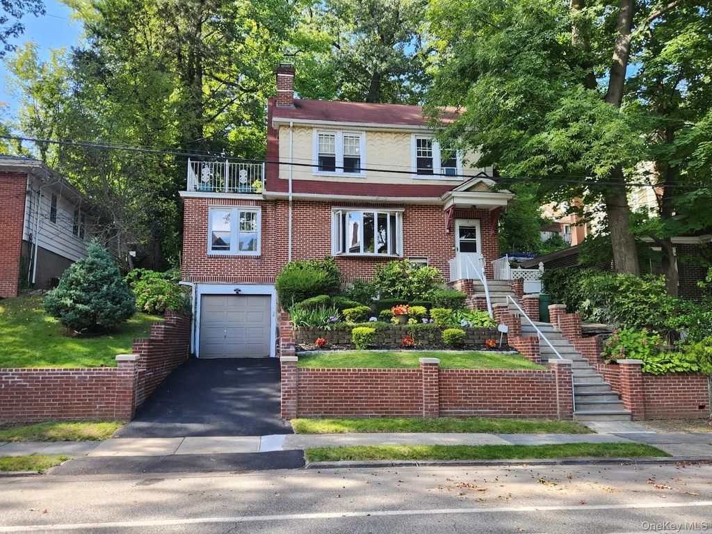 15 Rumsey Road, Yonkers