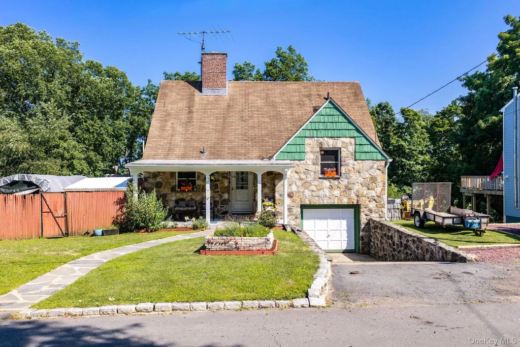 48-50 Mountain Avenue, Middletown