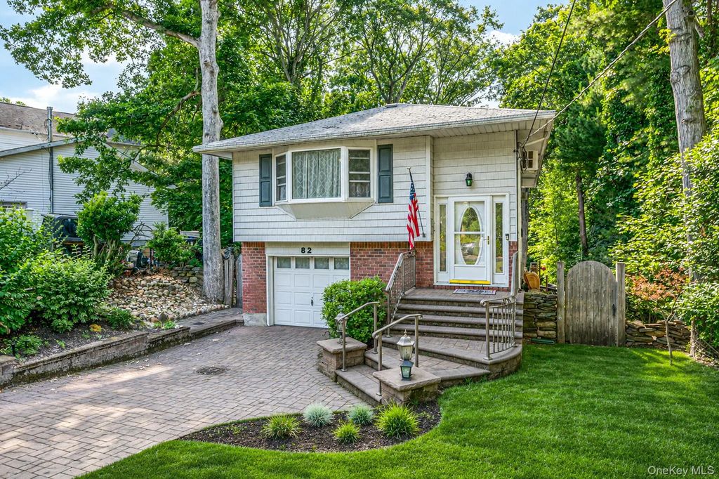 82 Sheppard Lane, Nesconset