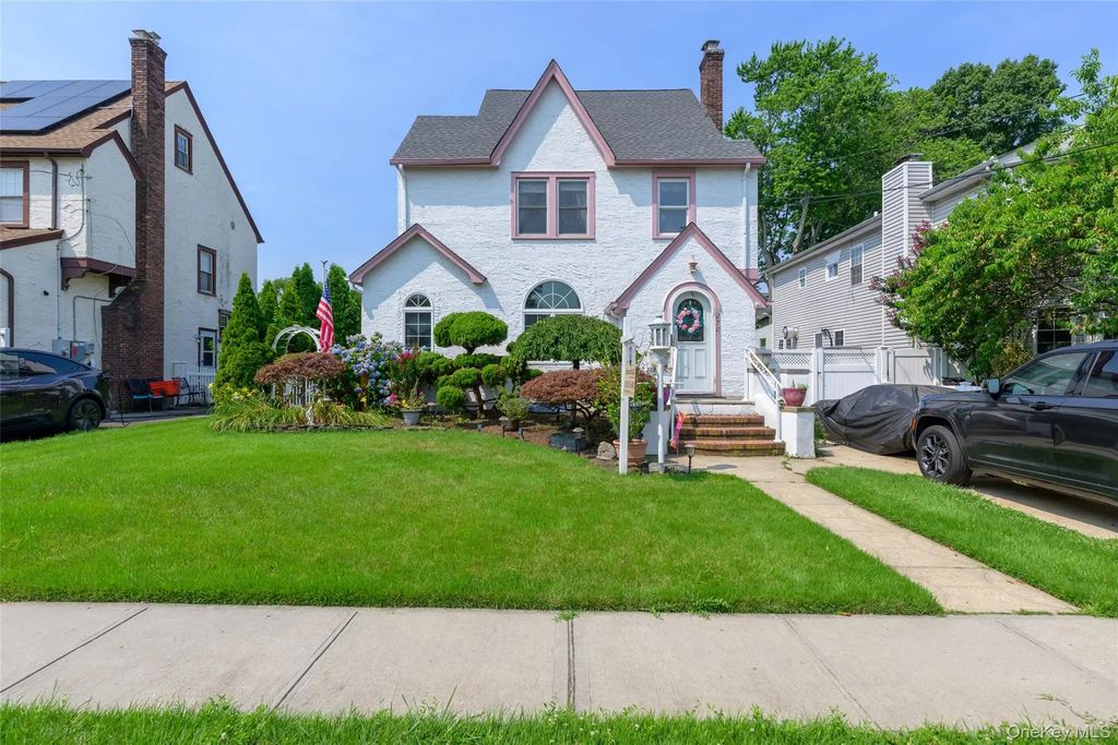 270 Bedell Terrace, West Hempstead