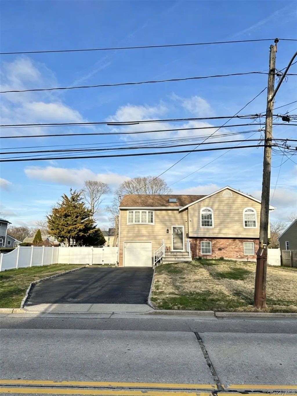 249 Bayport Avenue, Bayport