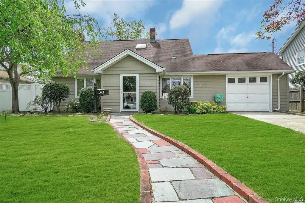 30 Book Lane, Levittown