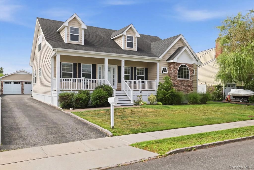 34 Meadow Lane, Amityville