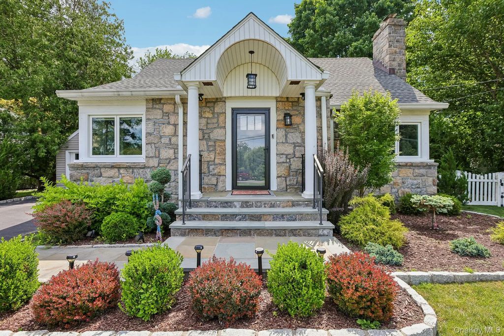 512 Westlake Drive, Valhalla