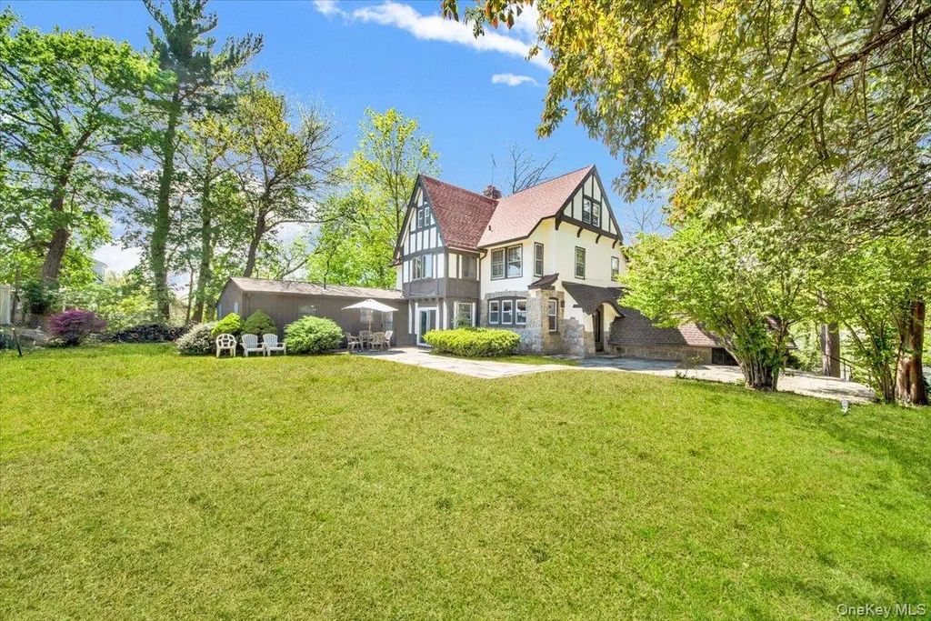 140 Westchester Avenue, Tuckahoe