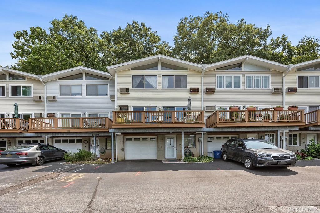 24 Scenic Circle # 24, Croton-on-Hudson