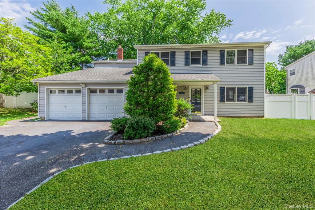 23 Babcock Avenue, Ronkonkoma