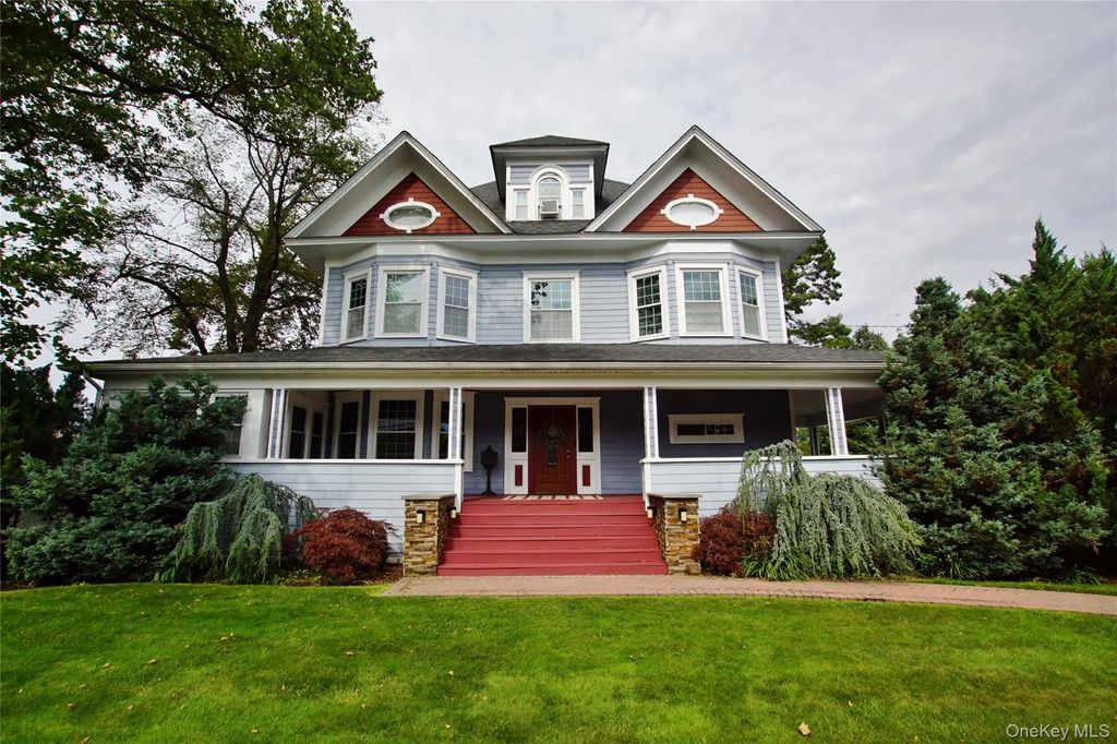 278 S Long Beach Avenue, Freeport