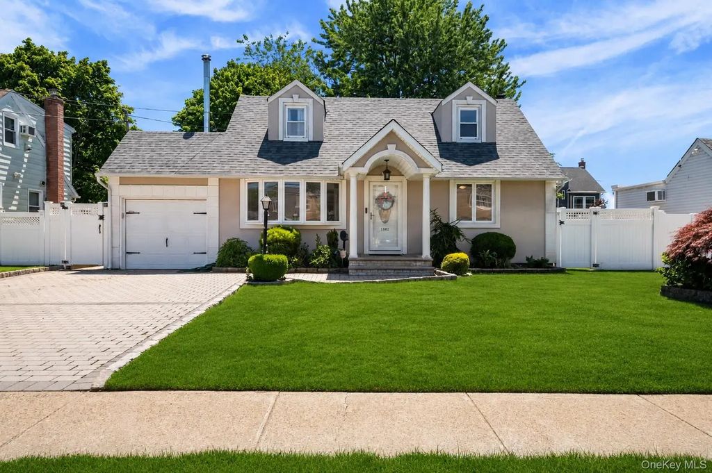 1882 Byrd Drive, East Meadow