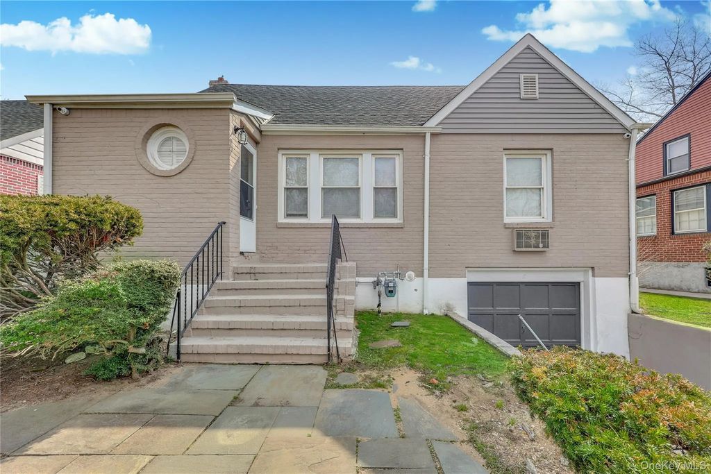 5 Hawthorne Lane, Valley Stream