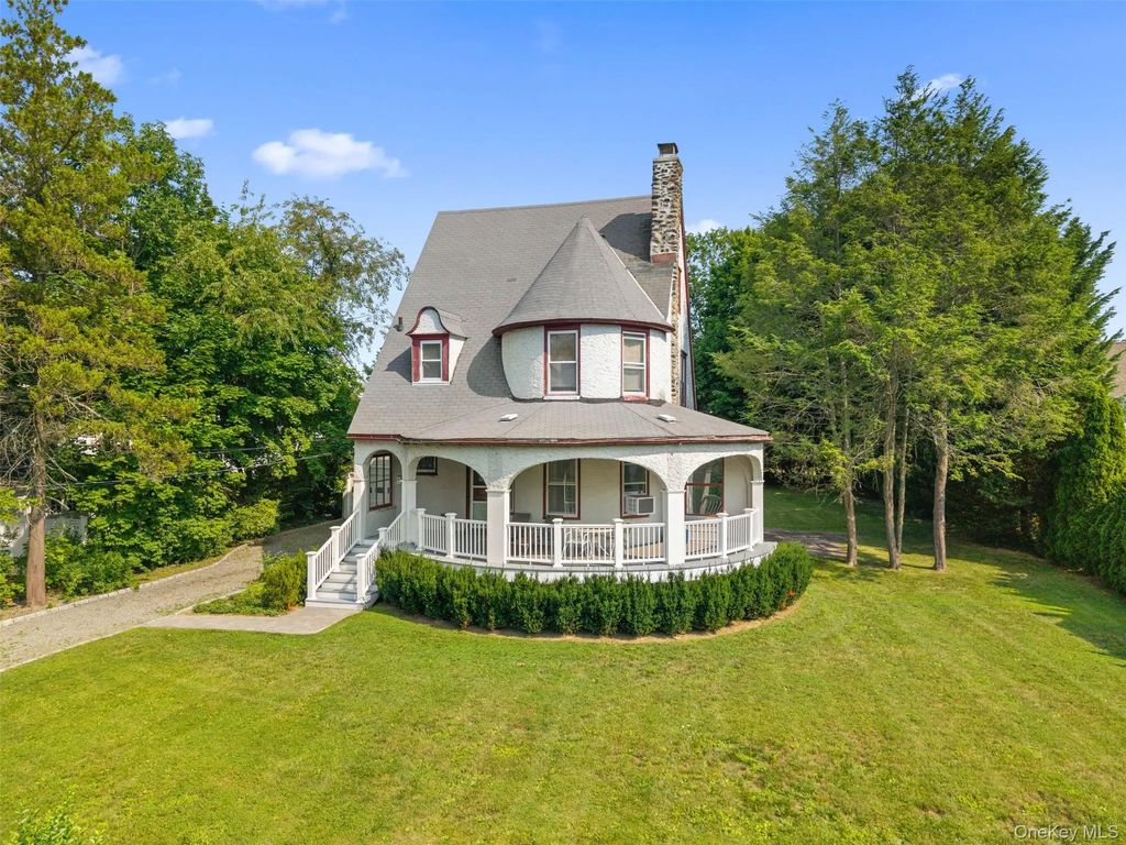 33 Deerfield Avenue, Eastchester