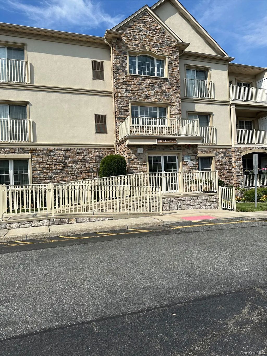 28 N De Baun Avenue # 201, Suffern