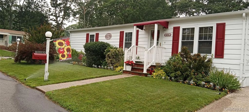 1661 Old Country Rd # 471, Riverhead
