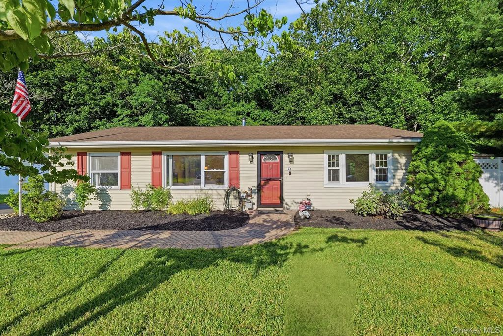 24 Lafayette Road, Tappan