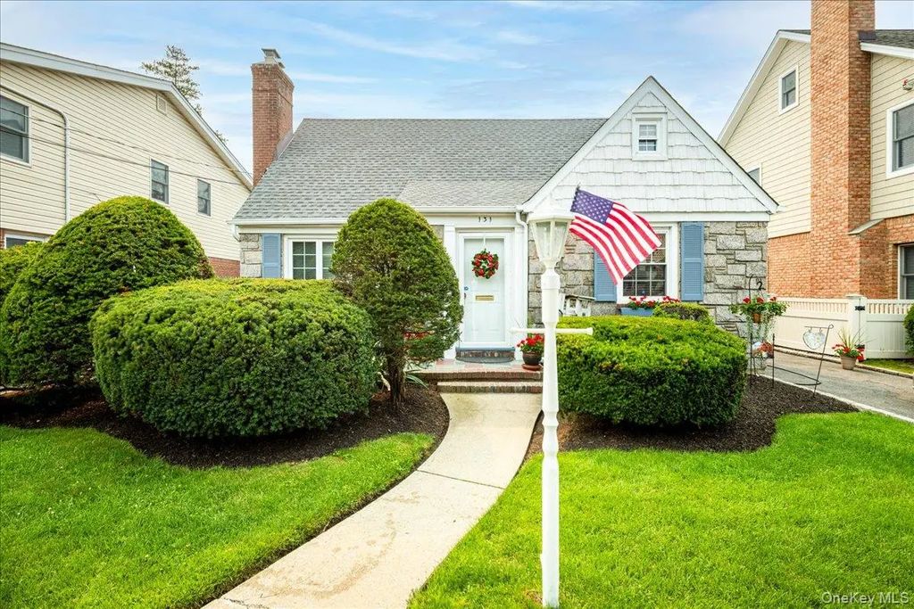 131 Euston Road S, West Hempstead