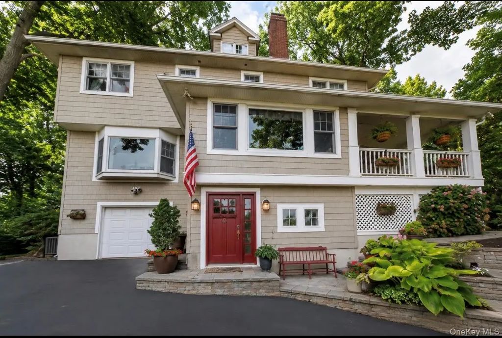 5 Harborview Lane, Huntington