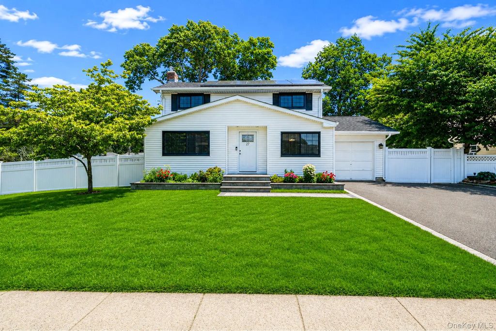 27 Galaxie Lane, Selden