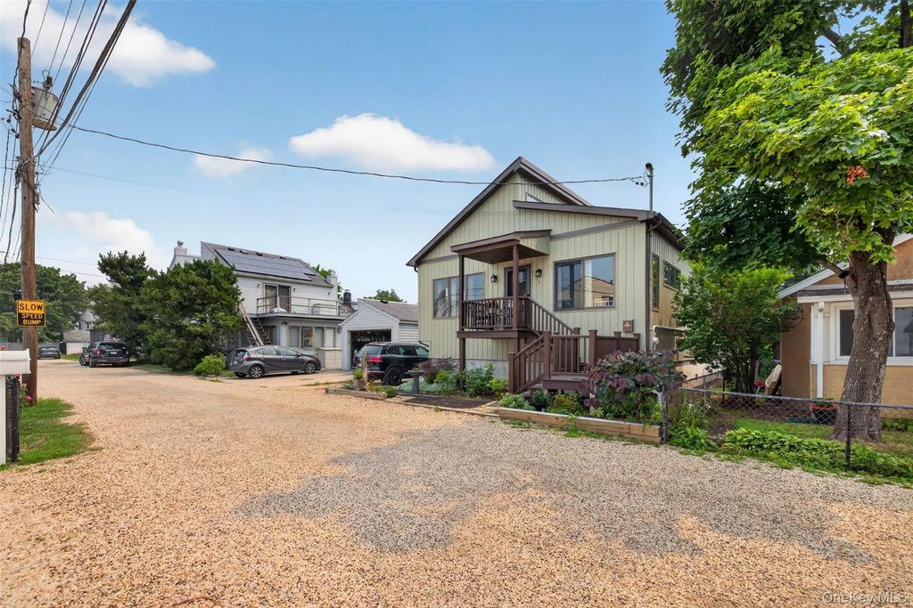 6 Howard Road, Bayville