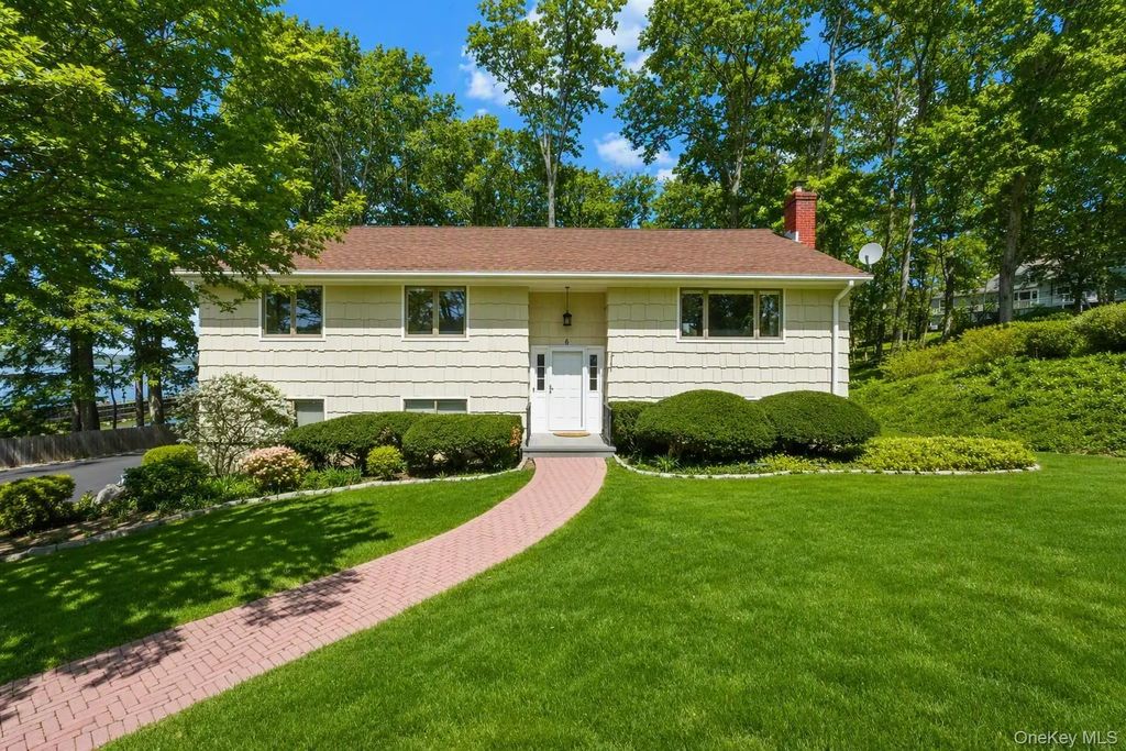 6 Scarborough Circle, Briarcliff Manor