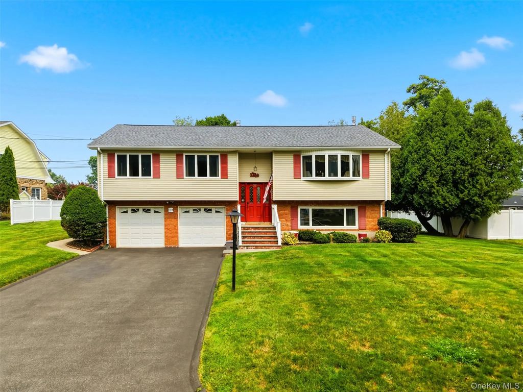 32 Van Zandt Drive, Pearl River