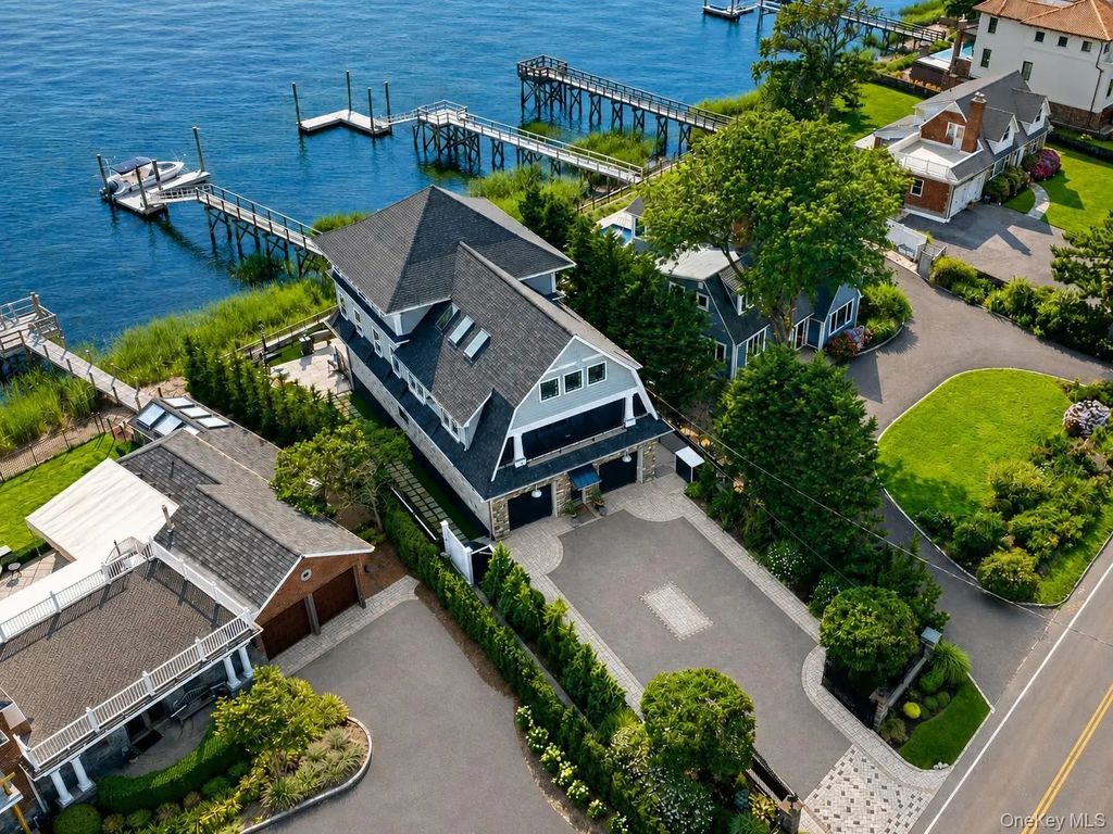 389 Asharoken Avenue, Northport