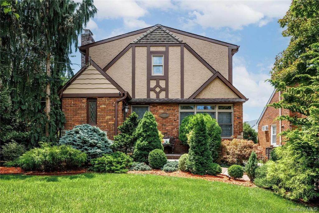 109 Doncaster Road, Malverne