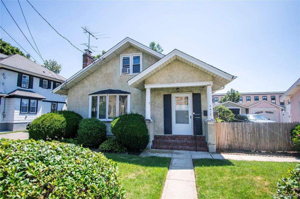 2415 Gale Avenue, Baldwin