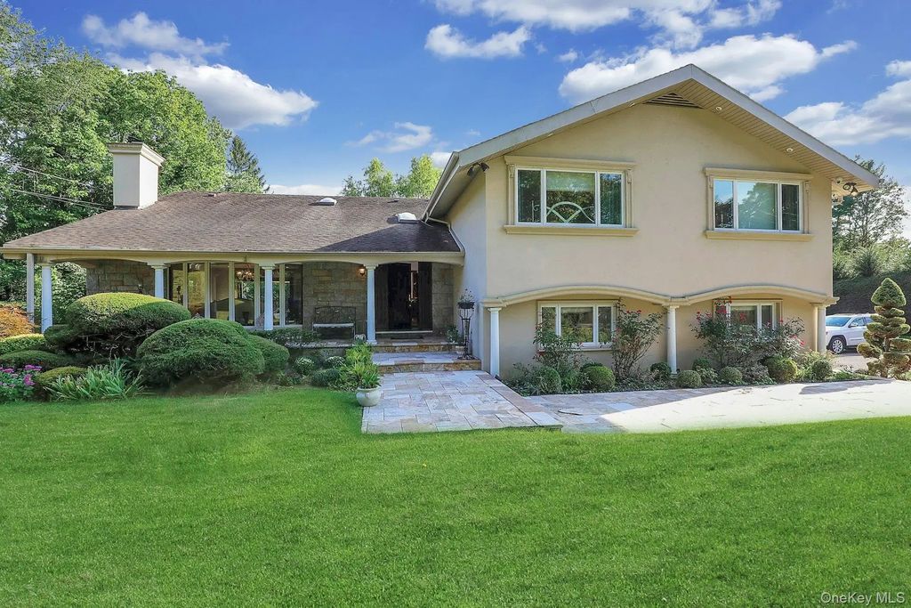 650 Bryant Avenue, Roslyn Harbor