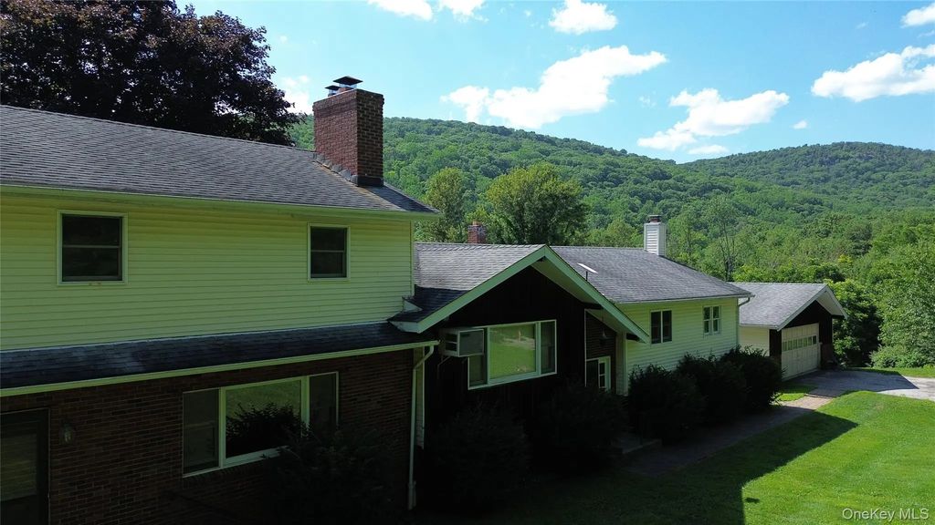 357 W Dover Road, Pawling
