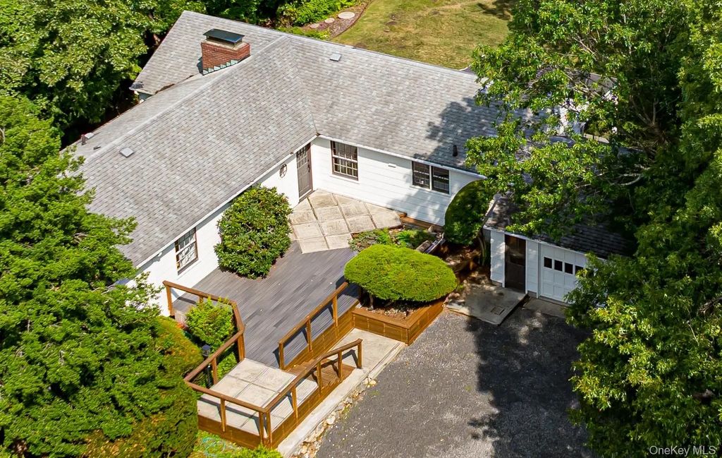 3 South Run, Cold Spring Harbor