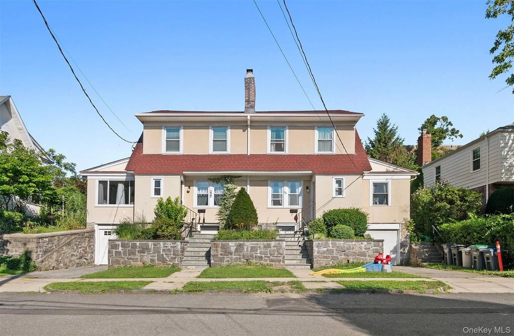 220-222 Carol Avenue, Pelham
