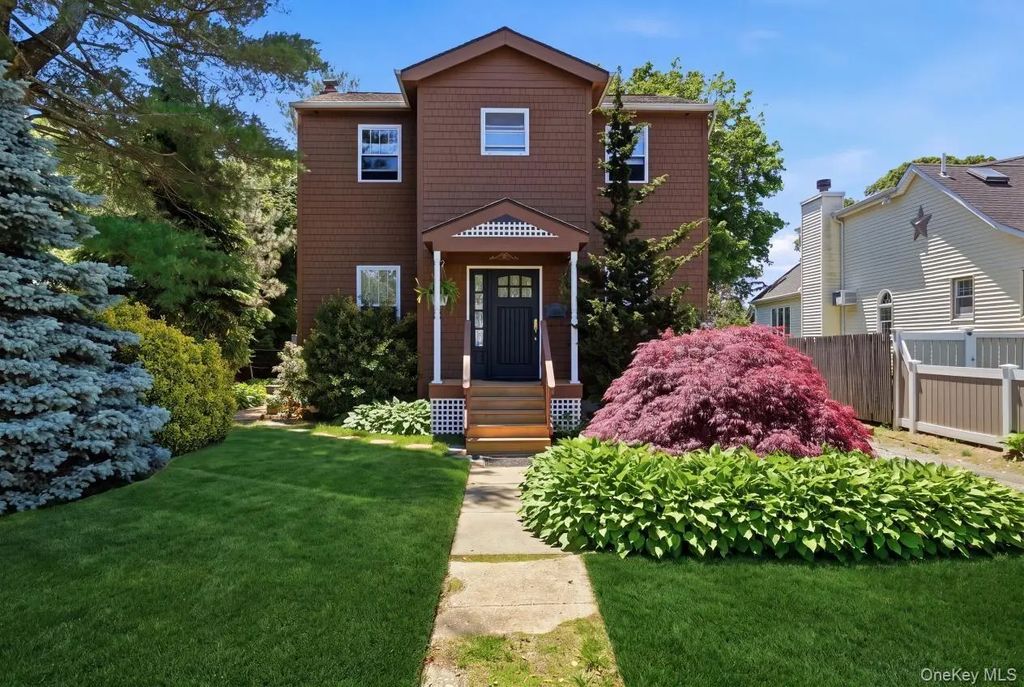 100 Elm Street, Islip