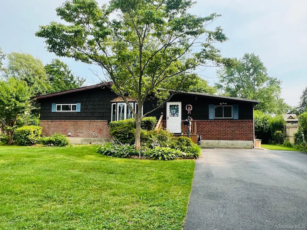 36 Orange Street, Central Islip