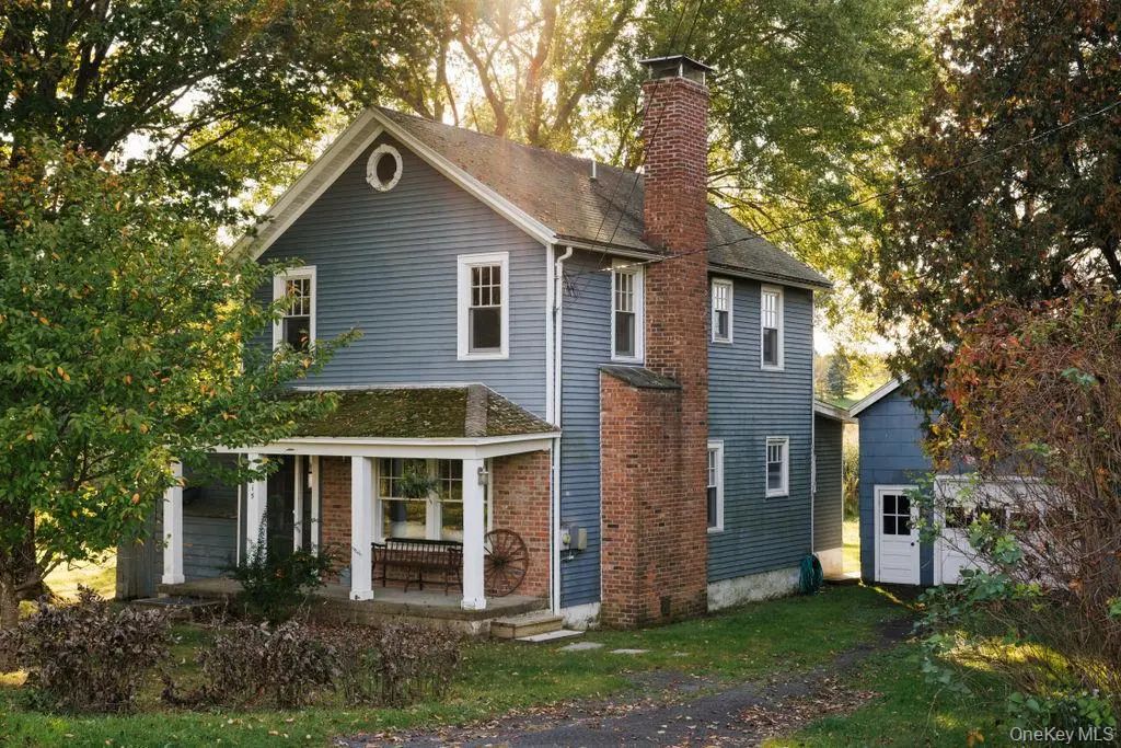 215 Moore Road, Germantown