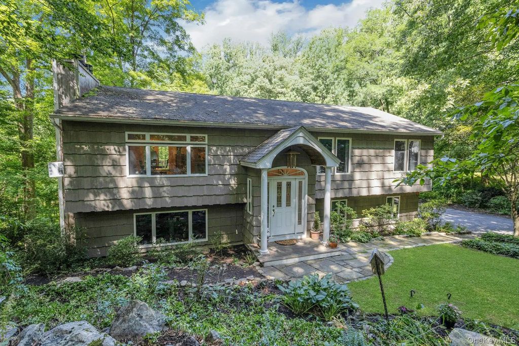 99 Lakeside Drive, Katonah