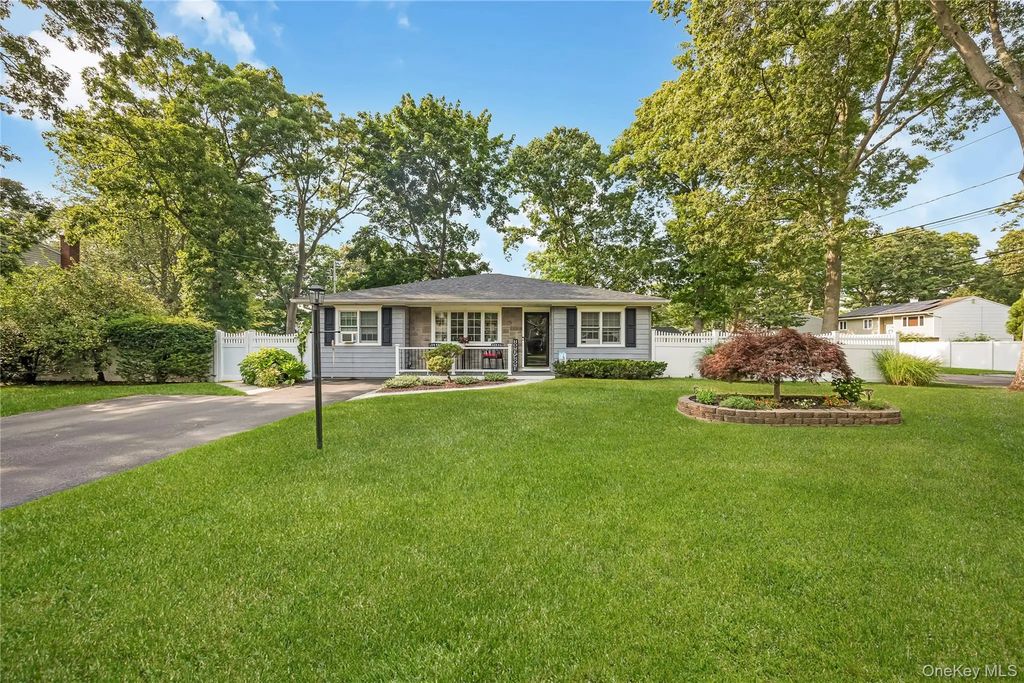 281 Thrift Street, Ronkonkoma