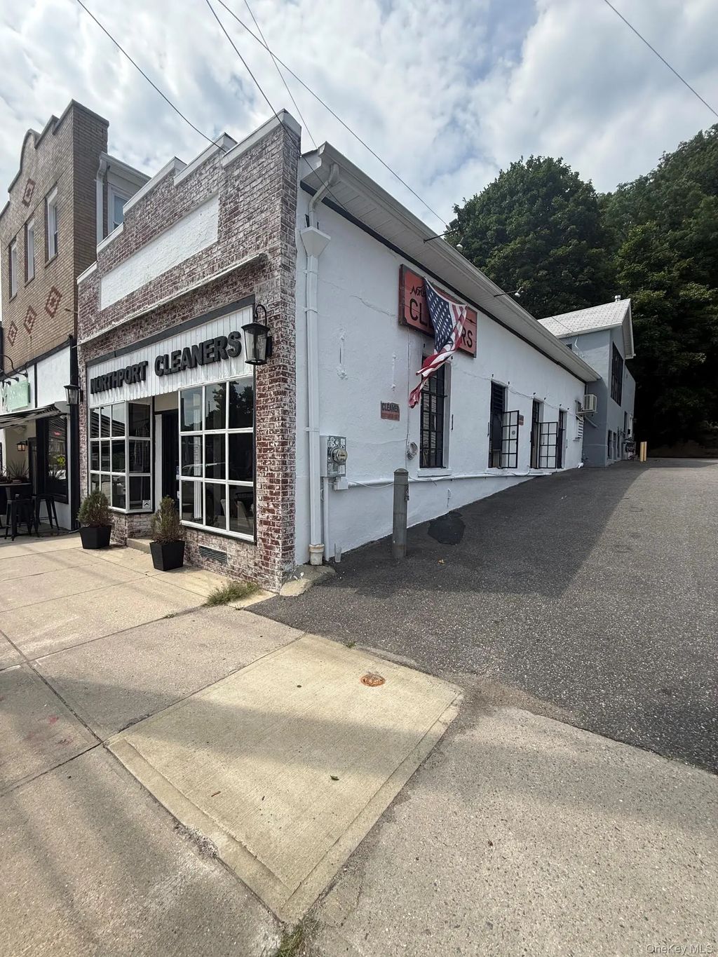 251 Main, Northport