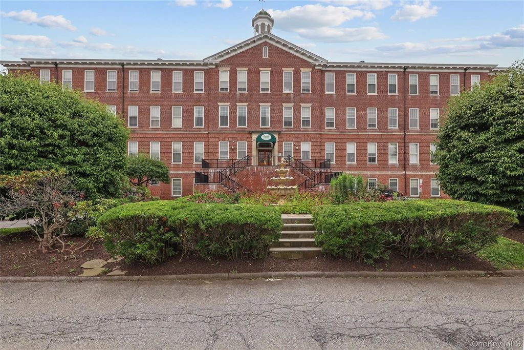 1403 Villa At The Woods # 1403, Peekskill