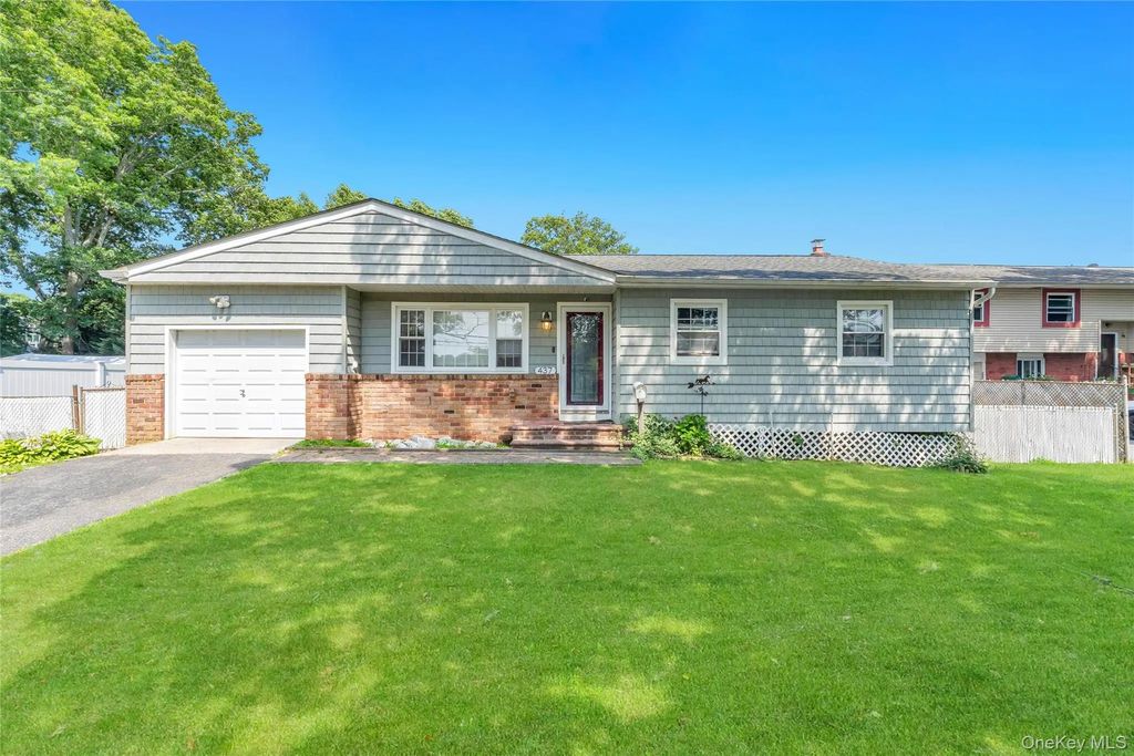 437 Commack Road, Islip