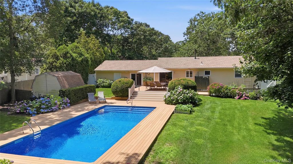 5 Columbine Avenue, Hampton Bays