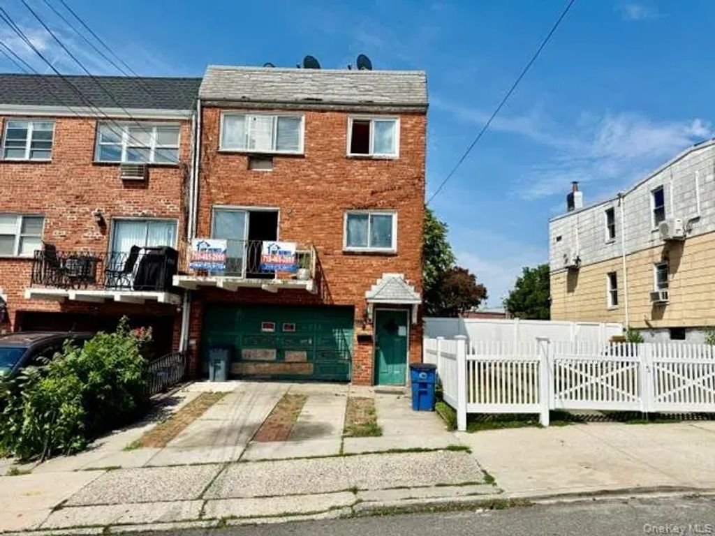 6268 Mount Olivet Crescent, Middle Village